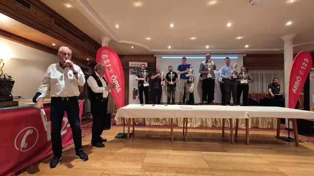 Gesamtwertung: Die besten zehn Fahrer wurden mit Pokalen und Geldpreisen ausgezeichnet. | Foto: ATMAS