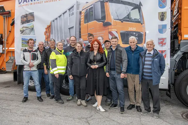 Alle aktiven und ehemaligen Mitarbeiter des ABV-mit Landesrätin Cornelia Hagele und dem Aldranser Bgm. Johannes Strobl. | Foto: Gemeinde Aldrans