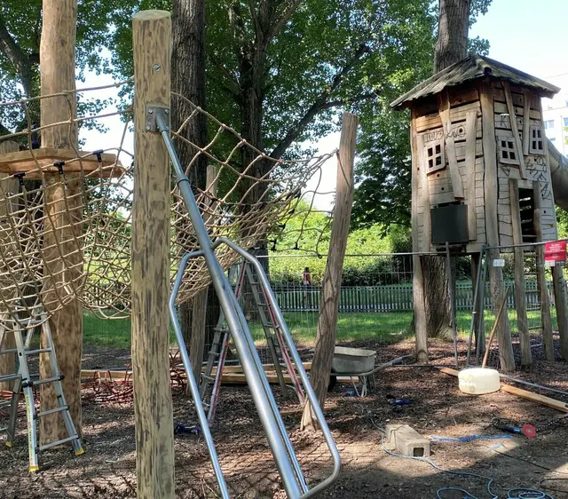 Im Forsthauspark gibt es vieles zu entdecken – das zeigt der sehbehinderte Journalist Dominic Schmid mit seiner Reportage. | Foto: BV 20