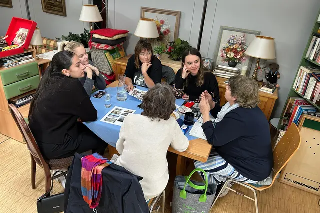 Mit dem Erzählcafé „Hoangart’n über Friaga“ werden lokale Alltagsgeschichten gesichert, die andernfalls verloren wären. | Foto: Bianca Kohler