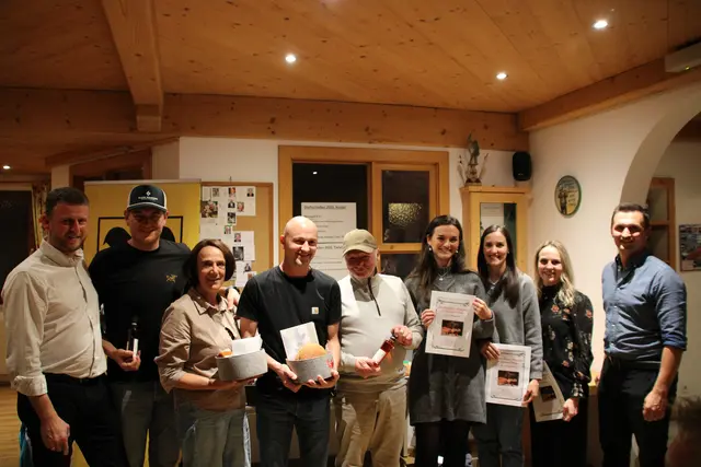 Teilnehmer der siegreichen Mannschaften mit Obmann und Hauptmann | Foto: Schützenkompanie Neustift