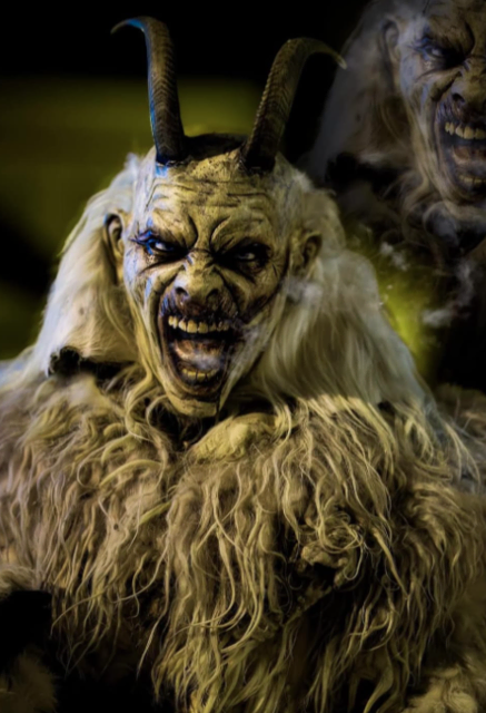 Jede Maske wird in liebevoller Handarbeit geschnitzt, jedes Kostüm individuell gefertigt. | Foto: Jedenspeigner Schlossgrom Teilfln