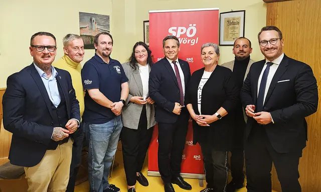 Der neu gewählte Stadtparteivorstand der SPÖ Wörgl kann auf die volle Unterstützung der SPÖ-Landesorganisation bauen: Christian Mussner, Peter Lettenbichler, Manfred Höck, Eva Steibl-Egenbauer, LAbg. StR. Christian Kovacevic, Karin Pirchner, Bastian Wiedl und 1. LH-Stv. Philip Wohlgemuth (v.l.).  | Foto: SPÖ Wörgl