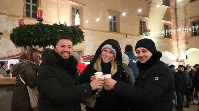 Bald geht's wieder mit Punsch und gebrannten Mandeln in die Vorweihnachtszeit. | Foto: Lauren Seywald / MeinBezirk