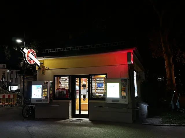 Die ikonische, kleine aber feine Tabaktrafik am Grünbachplatz in der Welser Neustadt.