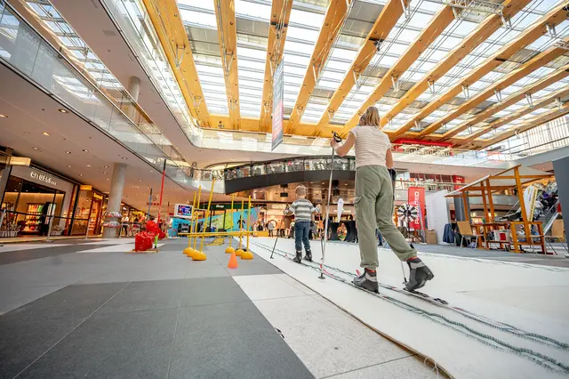 Winterfeeling im Einkaufszentrum: Am 30. und 31. Oktober verwandelt sich die Plaza im ATRIO Villach in eine beeindruckende Langlaufarena | Foto: World of Communication