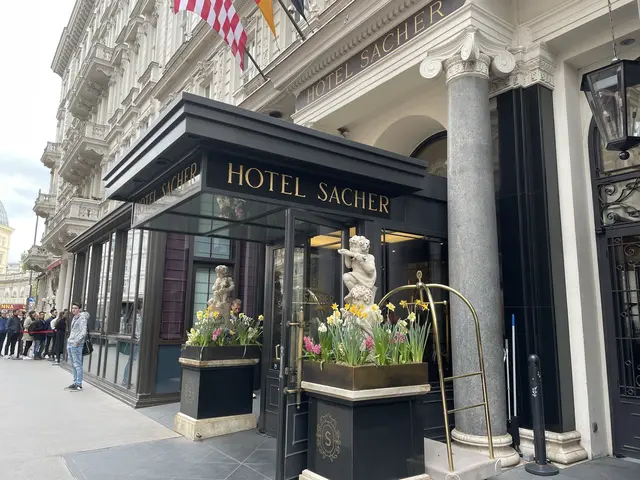 Das Wiener Hotel „Sacher“ wurde als einziges deutschsprachige Hotel zu den besten 50 weltweit gewählt. Laut dem Magazin "50 Best" ist "Sacher" eine "Bastion österreichischer Gastfreundschaft". | Foto: Teischl/RMW