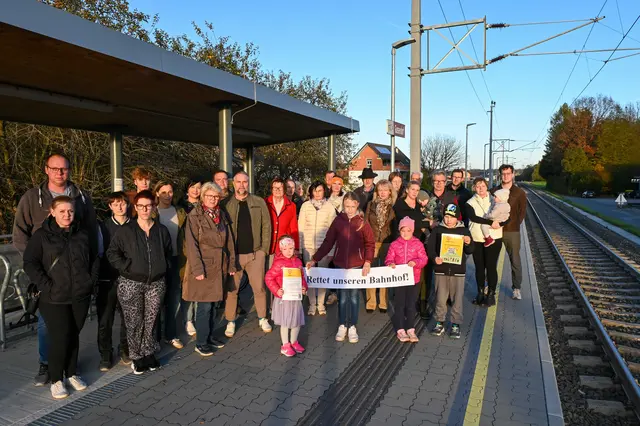 "Rettet den Bahnhof Gussendorf – Zu lebendig fürs Abstellgleis": Mit dieser Petition will die Bevölkerung ihre Bahnverbindung zurückbekommen. | Foto: Rettet den Bahnhof Gussendorf