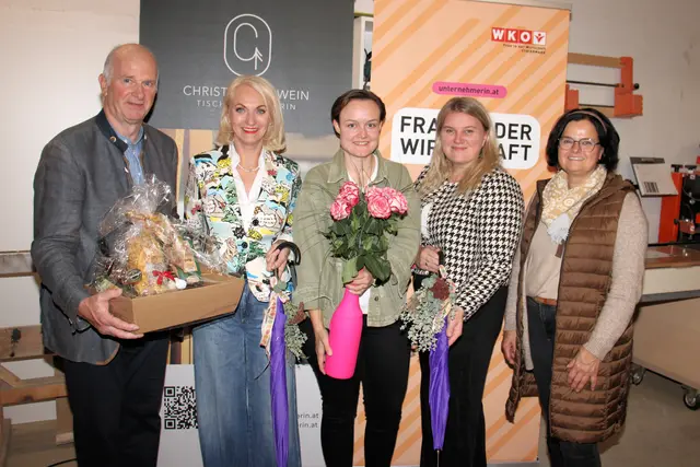 In der Tischlerei: (v. l.) Werner Jost, Riki Vogl, Christine Frewein, Stephanie Riedler und Anita Suppanschitz | Foto: Cescutti