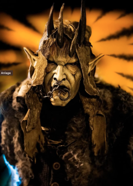 Für viele Mitglieder begann die Faszination schon in der Kindheit – als Nikolaus und Krampus noch ins Wohnzimmer kamen.  | Foto: Jedenspeigner Schlossgrom Teilfln