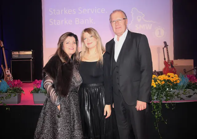 Die Geschäftsführer Gerhard und Waltraud Scheschy mit Tochter Britta, welche den elterlichen Betrieb übernehmen wird. | Foto: MeinBezirk