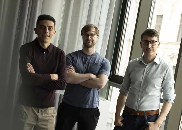 Die Emmi Ai-Gründer: Miks Mikelsons, Dennis Just, Johannes Brandstetter (v.l.n.r.). | Foto: Emmi AI