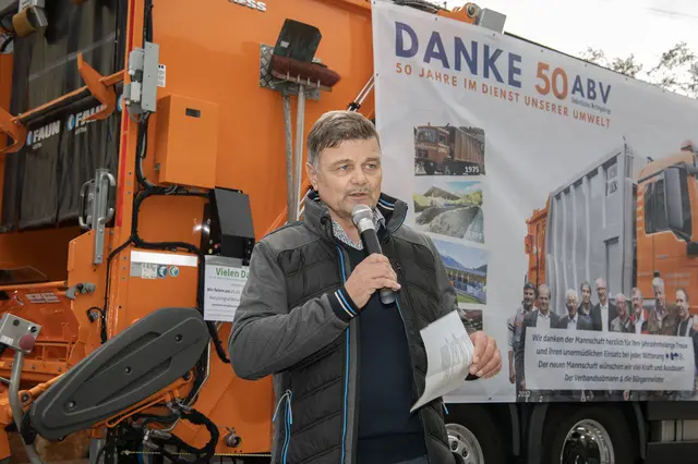 Bgm. Johannes Strobl dankt allen Beteiligten, die zum Erfolg des Projekts beigetragen haben. | Foto: Gemeinde Aldrans