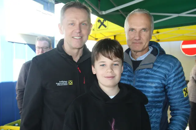 Die Bankangestellten verwöhnten die Kunden. | Foto: Raimund Mold