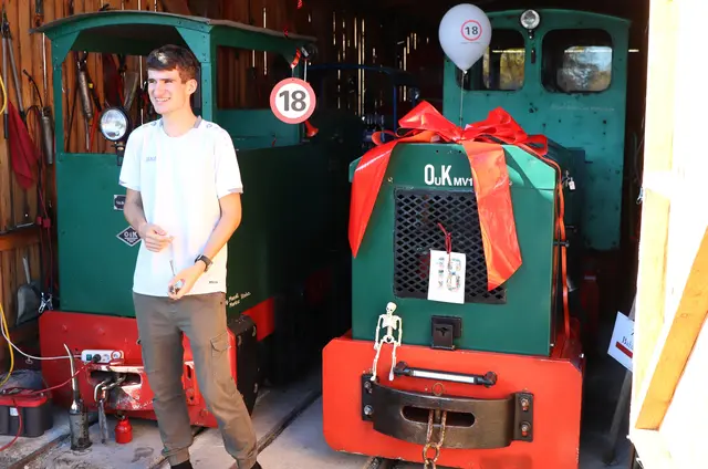 Orenstein & Koppel im Geschenks- und Halloween-Format | Foto: Gerhard Langmann