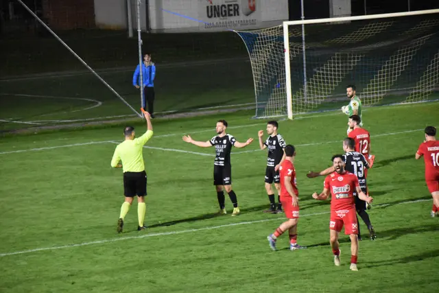 Rot für Egzon Beshiri nach Foul an Ibrahim Sahin | Foto: Michael Strini