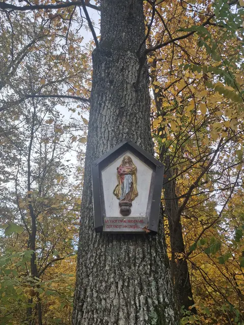 und Heiligenbilder gibt's auch  | Foto: Gold Michaela