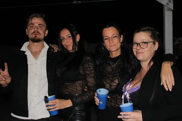 Dominik Bernstein, Cynthia Petrouscheck, Nicole Stadtschnitzer und Jennifer Loyen feierten ausgelassen Halloween | Foto: Anna Seymann