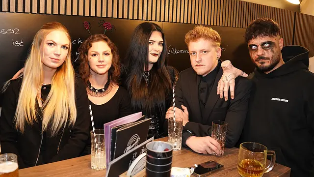 Das eiskalte Händchen auf der Schulter im Maxwell. | Foto: Franz Fichtinger