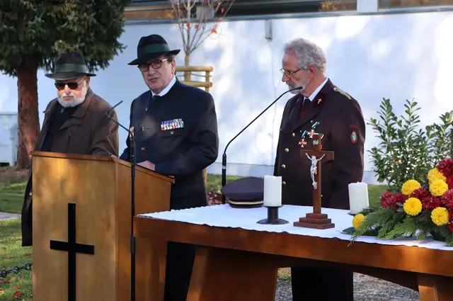 ÖKB-Obmann Franz Hopfgartner verkündete die Verstorbenen des abgelaufenen Vereinsjahres | Foto: Gerhard Langmann