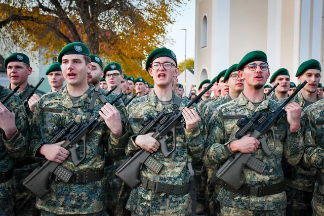 Angelobt wurden sowohl Rekruten als auch Einjährig-Freiwillige. | Foto: Jägerbataillon 19/Schabhüttl