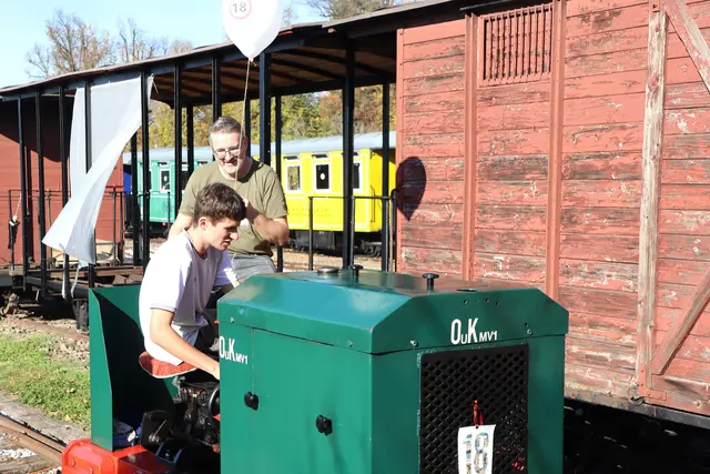 So etwas wie die Jungfernfahrt mit der Feldbahnlok | Foto: Gerhard Langmann