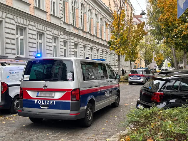 Die Polizei und Rettung schritten in der Angeligasse ein. | Foto: Zur Verfügung gestellt