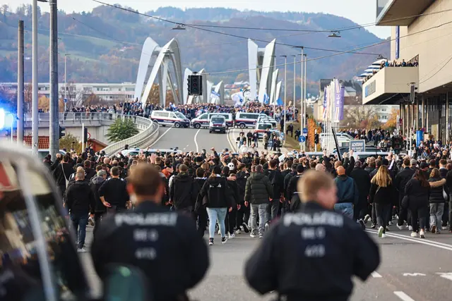 Derby-Feeling pur: Die LASK-Fans sorgten vor dem Donauparkstadion für lautstarke Stimmung. | Foto: Reischl