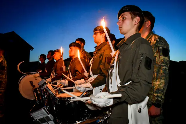 Die Militärmusik Burgenland beendete den Festakt mit dem Großen Zapfenstreich. | Foto: Jägerbataillon 19/Schabhüttl
