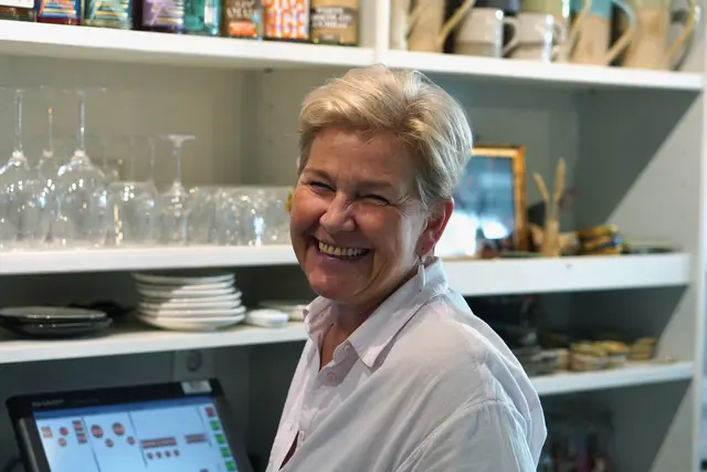 Jana Fischbacher eröffnete nach einem zwischenstopp in Parndorf ihren "Wohlfühlort". | Foto: Bernhard Kerezsi 