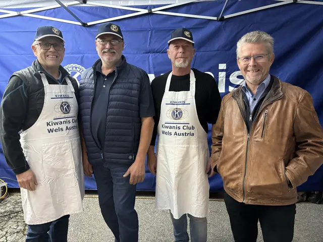 Auf dem Foto zu sehen sind (v.r.n.l) Gastgeber Markus Nöttling,  Mario Stuchlik, der Präsident des Kiwanis Clubs Gernot Franzmair und Werner Holzinger, die gemeinsam zu diesem schönen Fest beitrugen. | Foto: MeinBezirk