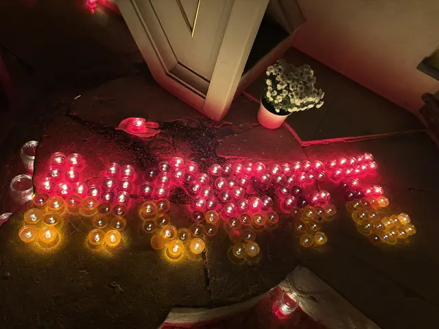 "Hoffe" aus Teelichtern in der Stadtpfarrkirche Hollabrunn | Foto: Alexandra Goll