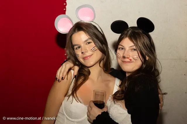 Halloween-Party: Michaela und Marija feierten in Schwechat. | Foto: www.cine-motion.at / Ivanek