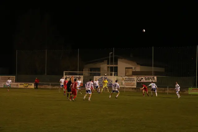 Jeder Ball hart umkämpft – Kohfidisch zeigt gegen Oberpullendorf eine starke Mannschaftsleistung. | Foto: Jana Gollacz