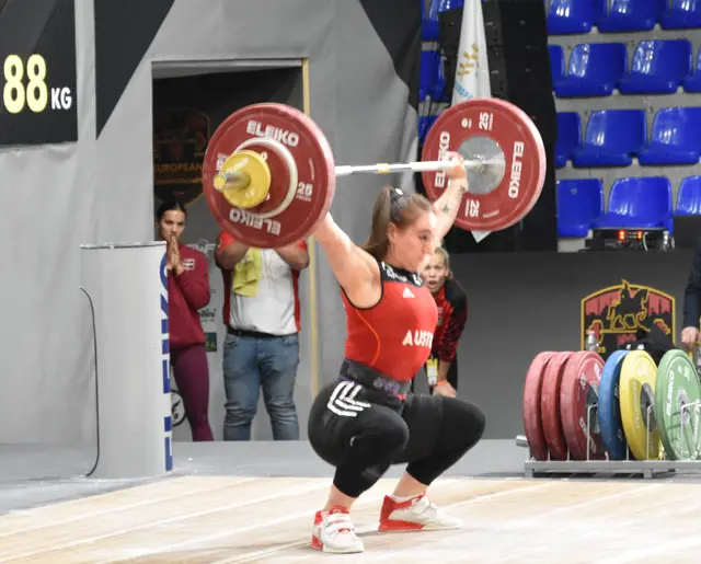 Vici Steiner mit U23 österreichischem Rekord von 88 kg Reißen | Foto: Conny Högg