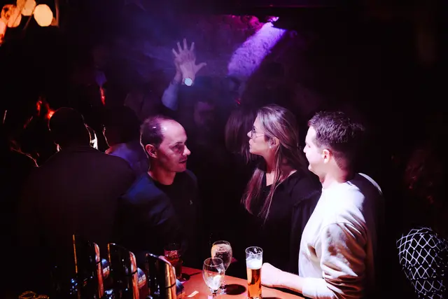 Wie jedes Jahr lud das Kellnerei-Team rund um Sabrina Balint Foro (Mitte) zur großen Halloween-Party in die Welser Traungasse ein. | Foto: Kellnerei/Fraccaroli