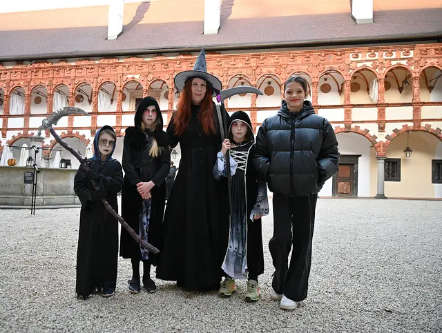 Geheimnisvoll und gruselig: Valerian, Everly, Arya, Jasmin und Katerina | Foto: Gerlinde Siebenhandl