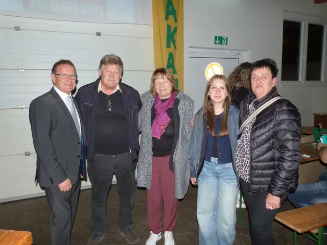 Auch der Bürgermeister Paul Fercsak war vor Ort und genoss mit seinen Liebsten den Kiritof-Abend! | Foto: Vanessa Wittmann