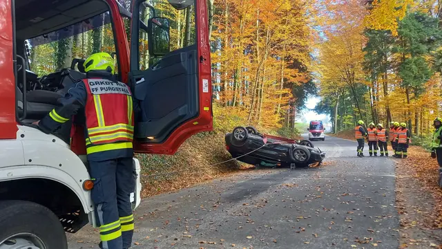 Überblick über die gesperrte L5314 während der Bergungsarbeiten. | Foto: DOKU-NÖ