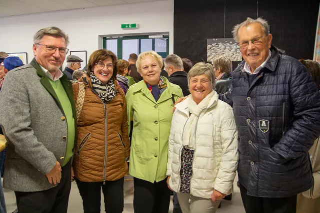 Seitens der Pfarre Scharten gratulierten recht herzlich:
Erich und Silvia Hölzl, Luzia Haim, Rosemarie Schiefermayr und Peter Inzinger