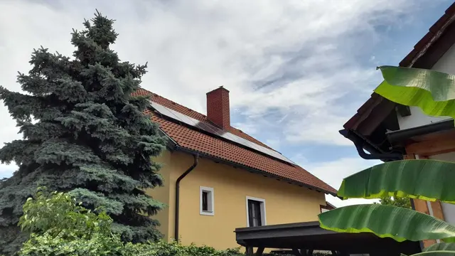 Die Landesförderung unterstützt PV-Projekte wie jenes in Altenburg mit bis zu 1.000 Euro pro kWp. | Foto: Alexandra Goll