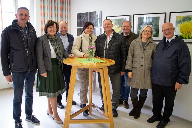 Manfred Brunmayr, Vizebgm. Eva Wahlmüller, Franz Neuwirth, Marianne und Hubert Greinöcker, Josef und Heidi Wazinger mit Pfarrer Etzlstorfer | Foto: Wahlmüller