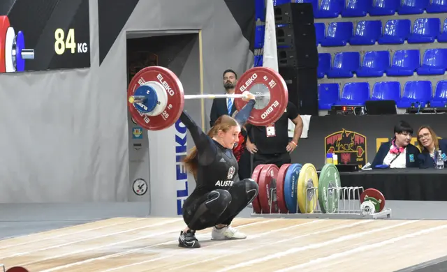 Veronika Honcharova mit österreichischem Rekord von 84 kg  | Foto: Conny Högg