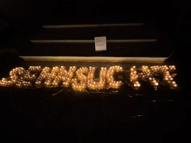 Großstelzendorf: Jugendliche und Erwachsene gestalten gemeinsam stimmungsvolle Lichterwege. | Foto: Alexandra Goll