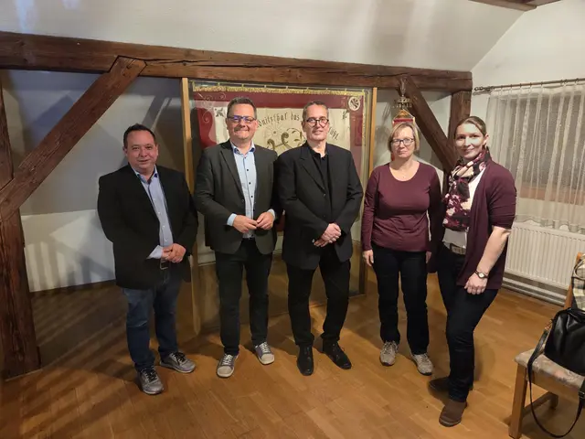   Vzbgm. Manuel Erber, Bgm. Ing. Peter Hießberger, OA Dr. Johannes Lechner, Roswitha Salzer, Arbeitskreisleiterin gfGR Birgit Hammerl, | Foto: Daniel Hammerl