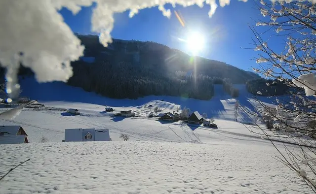 Aufgrund der schlechten Prognose und fehlender Liquidität ist ein Fortbetrieb des Skigebiets nicht möglich.  | Foto: Königsberg Lifte