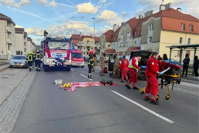 Auf Grund eines medizinischen Notfalls kam es in Ebenfurth zu einem Verkehrsunfall. | Foto: FF Ebenfurth