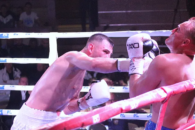 WBA-Titelverteidigung Oktober 2025 - Edin Avdic (AUT) gegen David Kerkmann (GER). | Foto: Schwaighofer