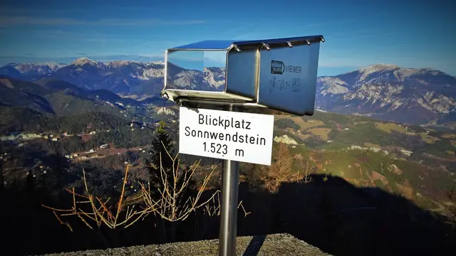 Titelbild 2: Blickplatz Sonnwendstein (1523 m ü.A.) | Foto: © Silvia Plischek
