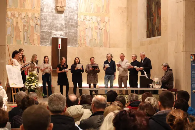 Am Sonntag fand in der Kapelle des Gymnasiums ein Gottesdienst statt.  | Foto: MeinBezirk/Constance Haslberger